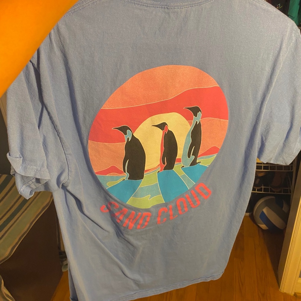 sand cloud penguin tee